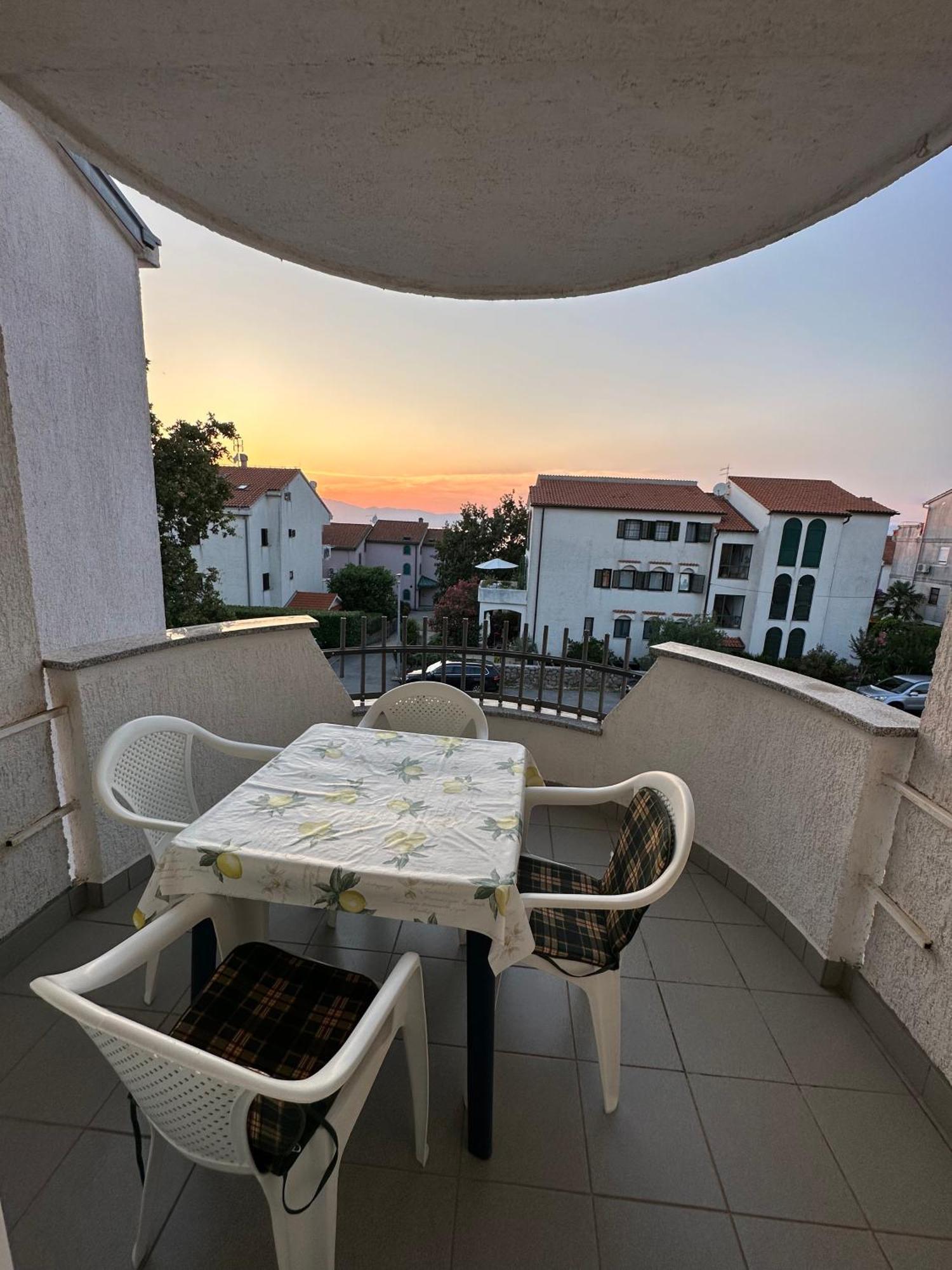 Apartmani Ana Malinska Exterior foto